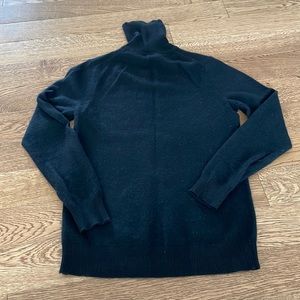 Lord & Taylor 100% Cashmere Black turtleneck XS